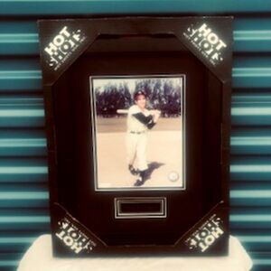 Phil Rizzuto - New York Yankees . Vintage Baseball Picture . No Glass . Hot Shot